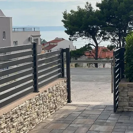 Gabrijel 1 * Makarska